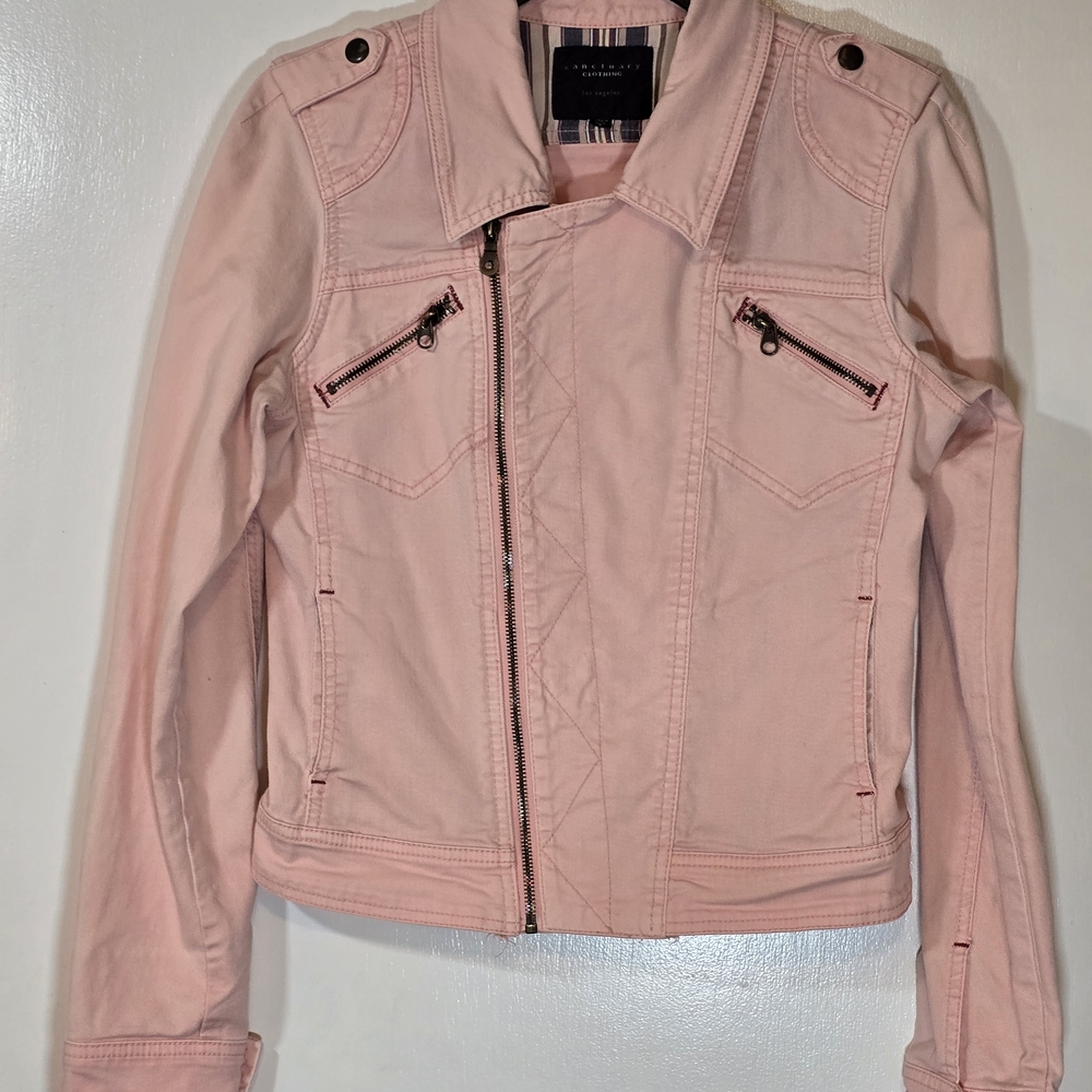Cropped Pink Jean Jacket with Tailored Fit
